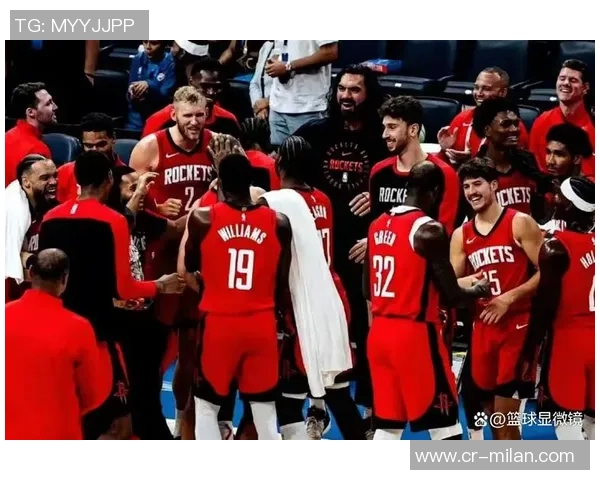 阿伦表现出色11投5中三分球命中率高达50贡献13分并有2篮板2助攻1抢断1盖帽