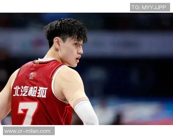 曾凡博在中国赛表现平平被篮网裁掉10分钟无得分仅有1次抢断