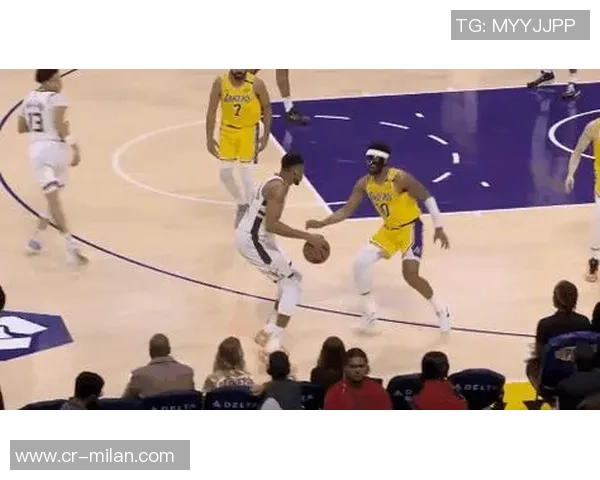 字母哥质疑裁判为何不将比赛用球交给蒂耶罗的原因解析